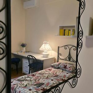 Camera con letto king size
